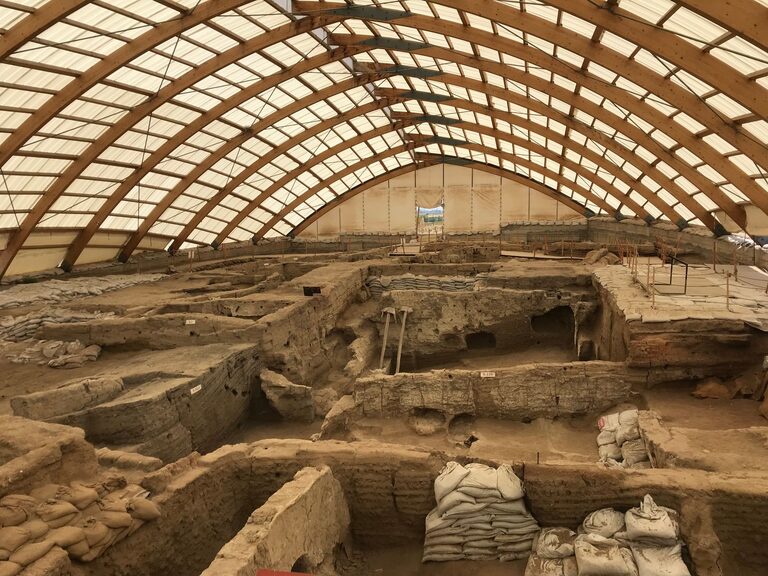 Ślady osady sprzed kilku tysięcy lat odkryte przez archeologów